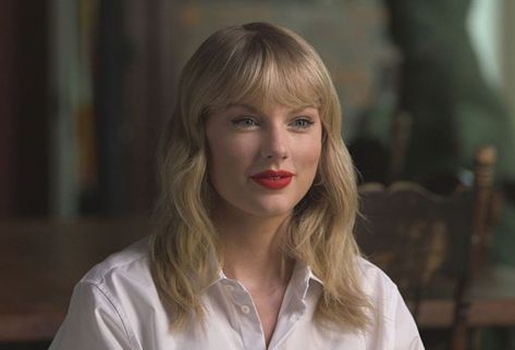 Tracy Smith, Nonbinary People, Scooter Braun, Miss Americana, Taylor Swift New, Taylor Swift Web, All About Taylor Swift, Swift Photo, Amy Poehler