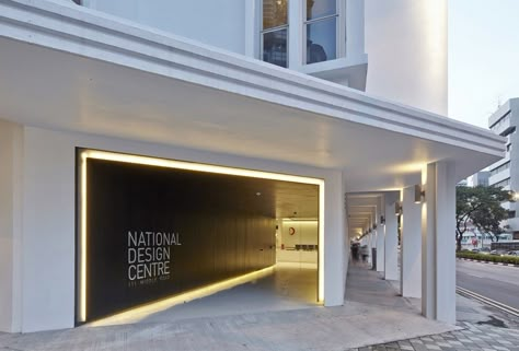 If we tear out wood portal simple white panels coul really transform National Design Centre / SCDA Architects Scda Architects, Retail Facade, Shop Facade, Porte Cochere, Entrance Design, Shop Front Design, Shop Front, Design Exterior, Facade Architecture