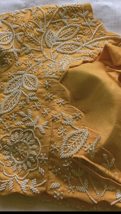 Flower Work On Blouse, Designer Blouse Maggam Work, Mirror Handwork Designs, Zardosi Hand Work, Jardoshi Work Blouse Bridal, Handwork Choli Design, New Hand Work Designs Blouse, Handwork Embroidery Design For Blouse, Zardozi Blouse Design