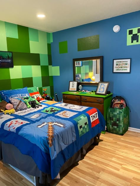 Boys Minecraft Bedroom, Minecraft Room Decor, Minecraft Bedroom Decor, Gamer Bedroom, Boys Bedroom Makeover, Modern Kids Bedroom, Minecraft Bedroom, Boys Room Ideas, Minecraft Room