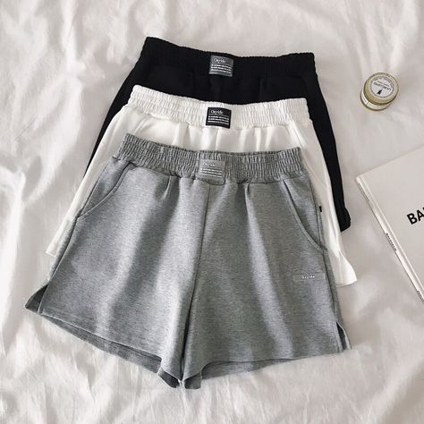 Short Sweatpants, Alt Model, Womens Summer Shorts, Chill Outfits, Sport Style, Grey Shorts, Art Sketchbook, Shorts With Pockets, Sport Shorts