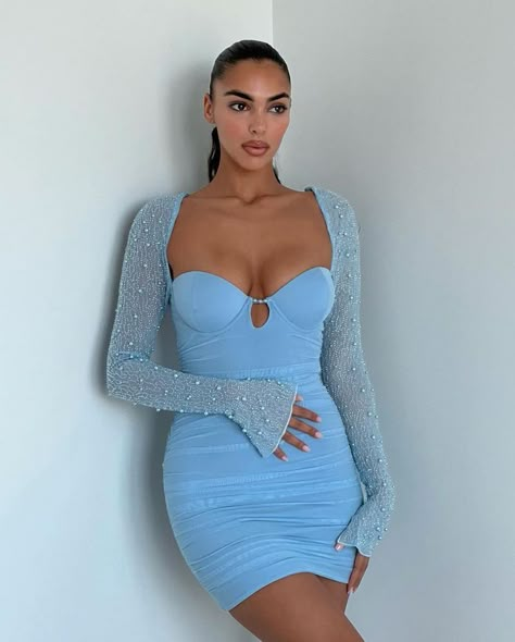 Birthday Organization, Sandra Shehab, Expensive Fashion, Full Blue, Oh Polly Dresses, Chic Dress Classy, Winter Fashion Outfits Casual, 21 Dress, Pretty Prom Dresses