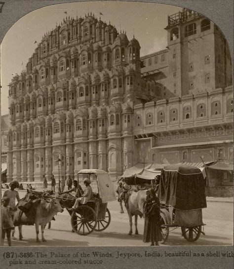 Jaipur Then & Now. Hawa Mahal in old & new pictures. Hawa Mahal Jaipur, Historical India, Hawa Mahal, Ancient Indian Architecture, Vintage India, History Of India, Old Photography, History Of Photography, Indian Architecture