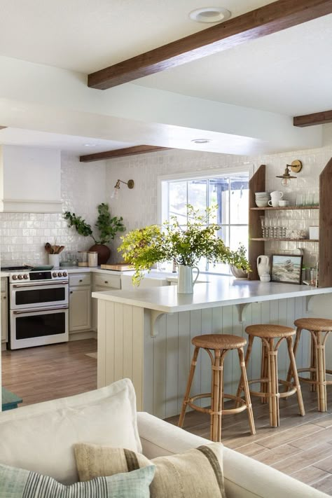 Odd Shaped Kitchen Layout, Bungalow Home Interior, Nancy Meyers Kitchen Aesthetic, Kitchen Island Styling Ideas, Nancy Meyers Aesthetic Small House, 70s Home Remodel, Kitchen Without Upper Cabinets, Nancy Meyers Kitchen, Nancy Meyers Interiors