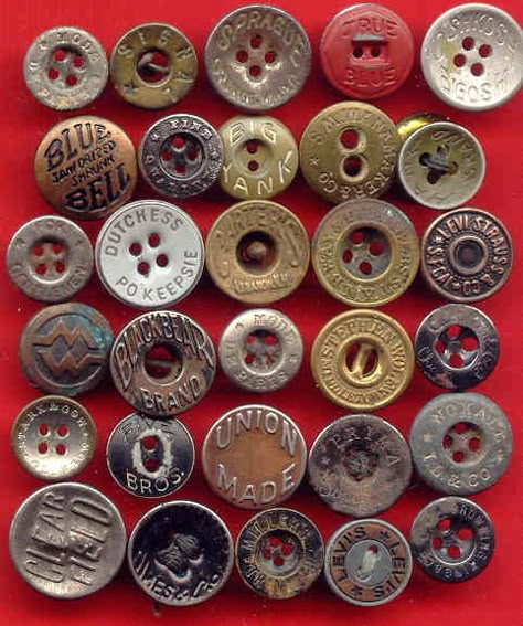 Button Fashion Design, Button Designs Ideas, Buttons Ideas, Button Collecting, Form Follows Function, Buttons And Bows, American Workwear, Vintage Sewing Notions, Collections Of Objects