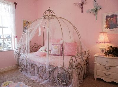 Cinderella Room Disney Princess Carriage Bed, Cinderella Carriage Bed, Cinderella Bed, Princess Carriage Bed, Princess Theme Bedroom, Princess Furniture, Disney Princess Bedroom, Carriage Bed, Rooms To Go Kids