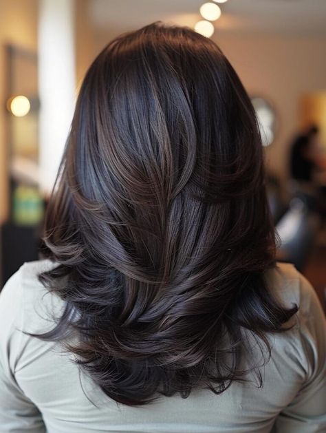 Mid Length Hair With Layers Dark Brown, Medium Haircuts With Bangs, Trendy Haircuts Medium, Medium Haircuts, Haircuts For Medium Length Hair, Going Grey, Praise Dance, Layered Haircuts For Medium Hair, Medium Layered Haircuts