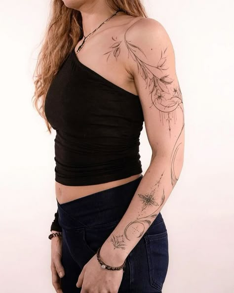 Ornamental Sleeve Tattoo, Ornamental Sleeve, Feminine Shoulder Tattoos, Casino Tattoo, Fox Tattoo Design, Wrap Around Tattoo, Dragon Tattoo Ideas, Free Hand Tattoo, Single Needle Tattoo