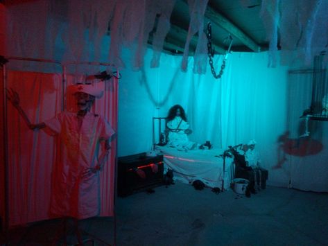 (1) 1004142241a | Halloween Forum Insane Asylum Halloween, Haunted Hospital, Haunted Asylums, Asylum Halloween, Halloween Maze, Haunted House Diy, Haunted Hayride, Halloween Forum, Fun Halloween Decor