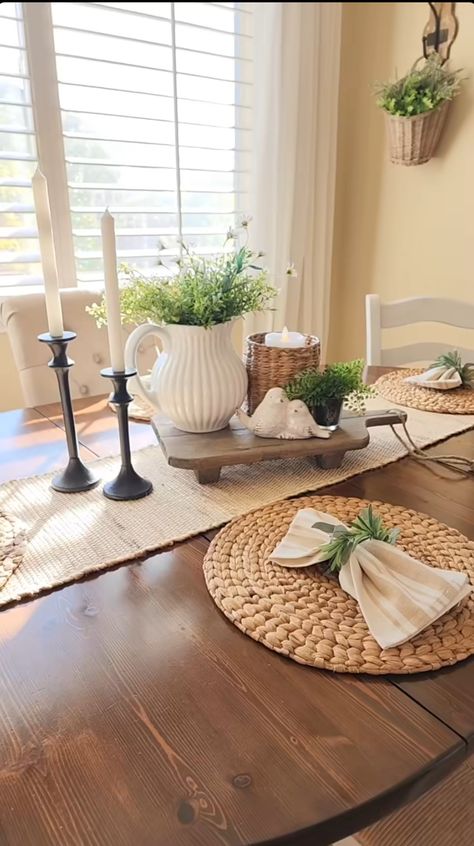 Table Centerpieces For Long Tables Dining Rooms, Black Cream Decor, Women’s Event Table Decor, Neutral Dining Table Centerpiece, Classy Vintage Decor, Round Table Place Settings Everyday, Table Basket Decor Ideas, 2024 Table Decor Trends, Table Centerpieces For Home Everyday Farmhouse