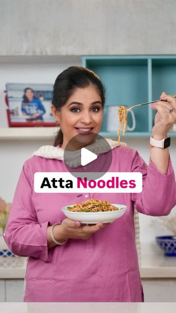 Roti Noodles Recipe, Wheat Noodle Recipes, Atta Recipe, Pankaj Bhadouria, Fat Free Snacks, How To Make Noodles, Small Wedding Decor, Healthy Noodles, Noodles Lover