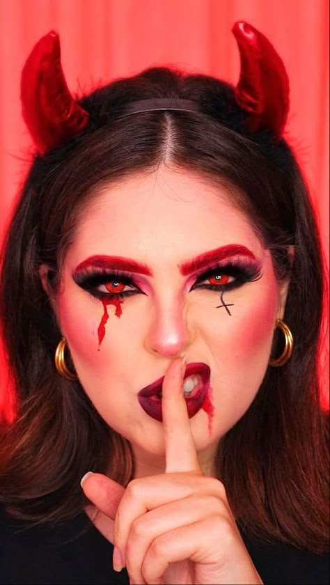 20 Simple Scary Halloween Makeup Ideas » Lady Decluttered Devil Makeup Look Easy, Simple Devil Makeup Halloween, Devil Halloween Costume Makeup, Makeup Diabla, Dark Devil Costume, Devil Make Up, Devil Makeup Look, Halloween Devil Makeup, Devil Makeup Halloween