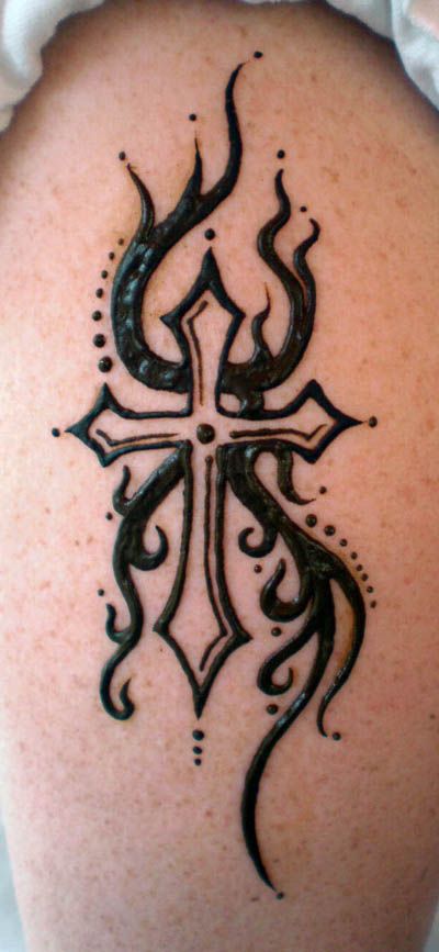 Norse Henna Designs, Tattoo Ideas Thigh Easy, Cool Henna Tattoos Arm, Native Henna Designs, Men’s Henna Tattoo, Henna Skull Designs, Cross Henna Tattoo, Henna For Guys Simple, Edgy Henna Designs