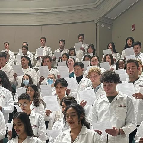 Harvard Medical School on Instagram: "First-year students gathered to recite an oath to themselves, each other, and their future patients. An annual tradition, the oath is written by the students in their first week at HMS. #HarvardMed #HarvardMed27 #WhiteCoat" Medical Field Vision Board, Med School Manifestation, Accepted Into Medical School, Yale University Medical School, First Year Medical Student, Harvard Med School Aesthetic, Duke Medical School, Medical School Acceptance Letter, Ucsf Medical School