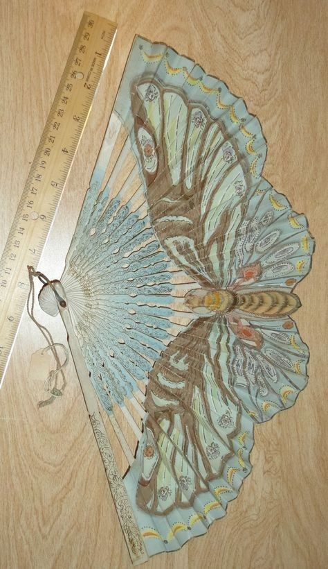 Antique Fans, Hand Fans, Arte Sketchbook, Arte Inspo, 영감을 주는 캐릭터, الرسومات اللطيفة, Art Plastique, Hand Fan, Pretty Things