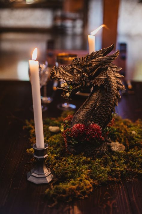 Moody Game of Thrones Themed Wedding Inspiration - Chicago Style Weddings Viking Weddings, Folklore Wedding, Fantasy Cafe, Fantasy Wedding Theme, Dnd Wedding, Shrek Wedding, Medieval Wedding Theme, Lotr Wedding, Nordic Wedding