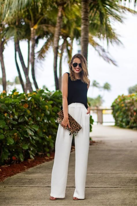 white-wide-leg-pants-with-black-top How to Wear White Wide Leg Pants - 10 Outfit Ideas with Wide Pants Ootd Hijab Casual Outfit Ideas, White Wide Leg Pants Outfit, Wide Pants Outfit, Wide Leg Outfit, White Pants Outfit, Wide Leg Pants Outfit, White Wide Leg Pants, Legs Outfit, White Dress Pants