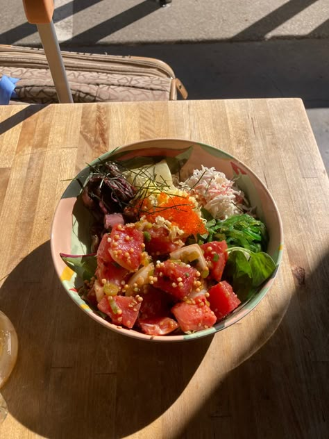 Salmon Poke Bowl Aesthetic, Sushi Bowl Aesthetic, Poke Bowl Food Photography, Hawaii Poke Bowl, Poke Bowl Hawaii, Poke Aesthetic, Poke Bowl Aesthetic, Skippy Jon Jones, Poke Hawaii