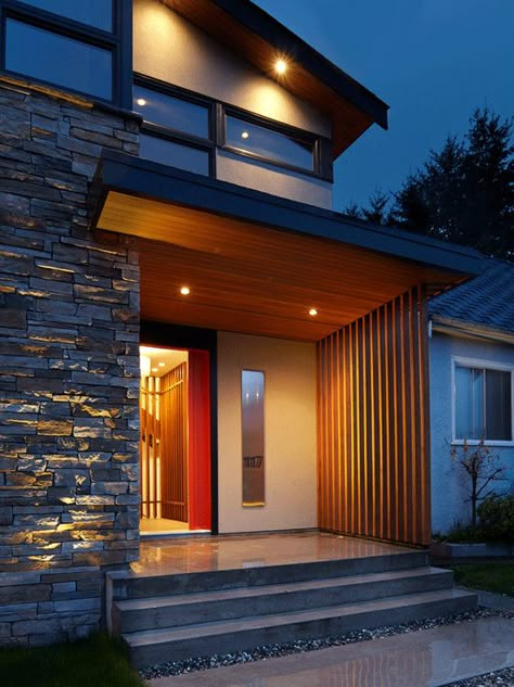 contemporary exterior ideas Pics Contemporary Exterior Design, Architecture Renovation, Flat Roof House, A Modern House, Contemporary House Exterior, Exterior Stairs, Modern Entrance, Stairs Architecture, Contemporary Exterior