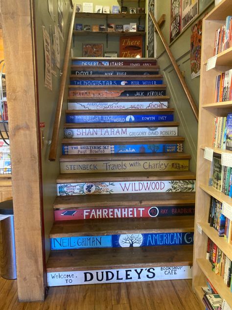 Book Store Cafe Floor Plan, Book Store Ideas Design, Coffee Shop Book Store Aesthetic, Second Hand Bookstore Aesthetic, Bookstore Ideas Business, Independent Bookstore Ideas, Bookstore Cafe Ideas, Book Shop Interior, Small Bookstore Aesthetic