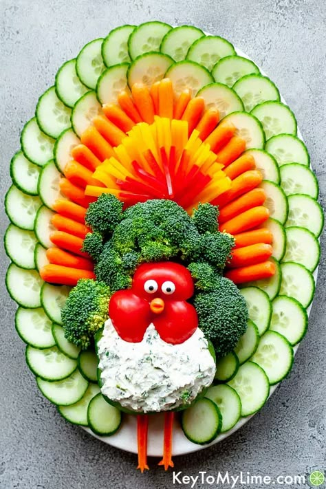 43 Delicious Appetizers to Wow Your Friendsgiving Guests | Five Senses of Living % Turkey Veggie Tray Vegetable Platters, Thanksgiving Crudite, Veggie Tray Thanksgiving, Thanksgiving Appetizers For Kids, Healthy Thanksgiving Appetizers, Thanksgiving Vegetable Tray, Make Ahead Thanksgiving Appetizers, Thanksgiving Finger Foods, Thanksgiving Kid Recipes