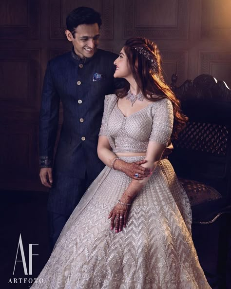 More And More Brides Are Rocking Silver On Their Wedding Functions, & We Love It! Wedding Reception Dress Indian, Reception Dress Indian, Engagement Couple Dress, Engagement Looks, Engagement Dress For Bride, Engagement Gown, Fancy Gown, Engagement Saree, Engagement Lehenga