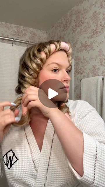 Curling Medium Layered Hair, Overnight Curls Headband, Heartless Curls For Layered Hair, Heatless Curl Techniques, Wavy Hairstyles How To Do, How To Soft Curls, Big Wavy Curls Medium Lengths, Hair Hacks For Medium Length Hair, Ponytail Curling Trick