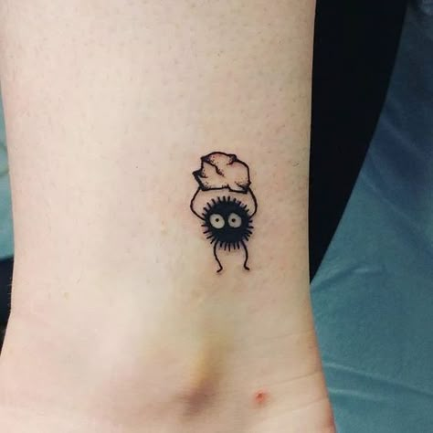 Kodama Tattoo, Tatuaje Studio Ghibli, Studio Ghibli Tattoo, Tattoo Diy, Skin Tattoo, Tato Henna, Ghibli Tattoo, Small Meaningful Tattoos, Phoenix Tattoo