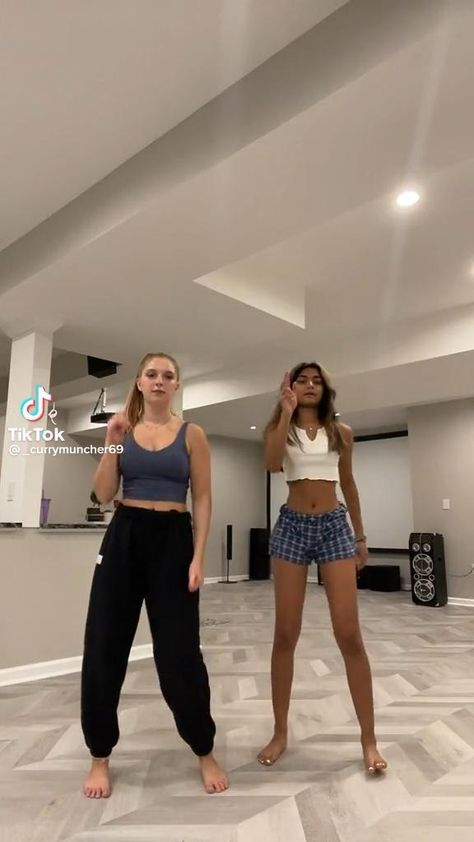 Embarrassing Tiktok Dance, Tik Toks Dances, 2023 Dances, Preppy Tik Tok Dances, Tictok Dance, Cute Dances, Black Preppy Girl, Tiktok Videos Dance, Tiktok Dance Videos