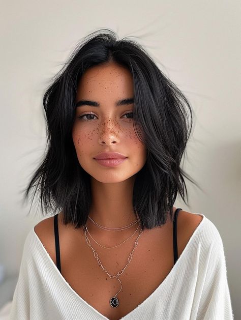 Lob Haircut 2024: Trendy and Versatile Styles for Every Hair Type Shoulder Length Haircut 2024, Short Winter Haircuts, Black Haircut Women, Short Haircut Black Hair, Hair Inspo Color Mid Length, Trend Haircut 2024, Bob Before And After, 2024 Trendy Haircuts, Short Hair Cuts Ideas For Round Faces