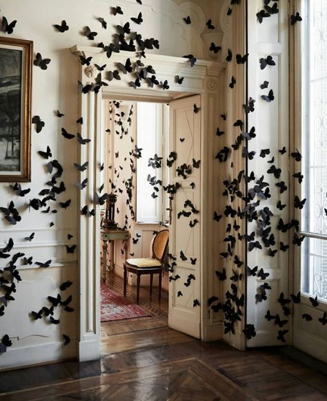 Black Butterflies, Classy Halloween, Halloween Party Dinner, Chic Halloween, Halloween Dinner, Fall Halloween Decor, Gothic Decor, Halloween 2020, Halloween Inspiration