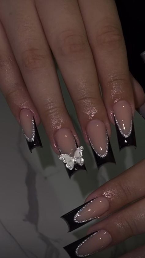 Sparkly Black Nails, Black Prom Nails, Silver Acrylic Nails, Prom Nails Silver, Funky Nail Designs, Birthday Nail Designs, Funky Nail Art, Graduation Nails, Black Acrylic Nails