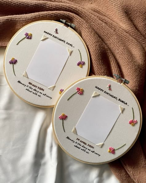 lune and her | Handcrafted Embroidery (@luneandher) • Instagram photos and videos Embroidery Patterns Couple, Embroidery Gift Ideas Friends, Photo Embroidery Diy, Embroidery With Photo, Embroidery Hoop Photo Frame, Embroidered Polaroid Frame, Embroidered Picture Frame, Embroidery Ideas To Sell, Polaroid Embroidery Frame