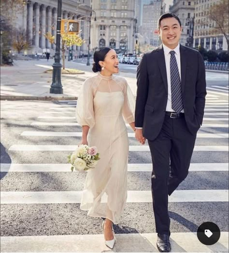 Edgy Bride, City Hall Wedding Dress, Cocktail Length Dress, Wedding Fotos, Courthouse Wedding Dress, Organza Gown, Midi Wedding Dress, Organza Gowns, Civil Wedding Dresses