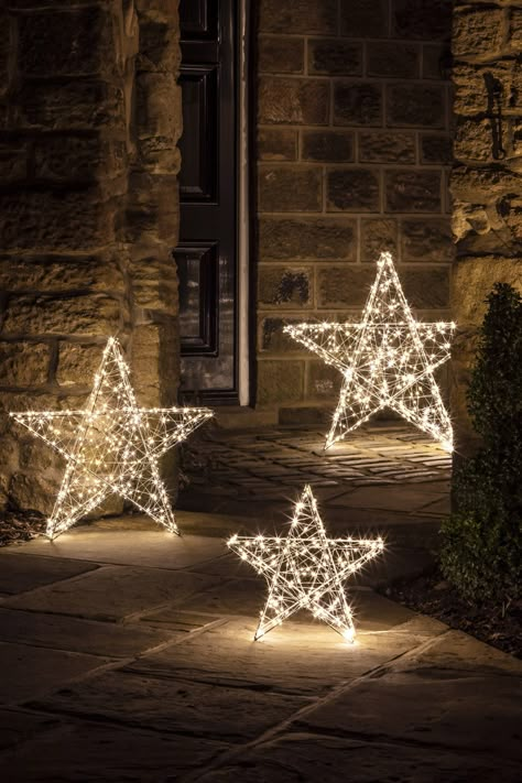 Christmas Star Lights Outdoor, Star Christmas Lights, Hanging Christmas Lights, Outside Christmas Decorations, Home Decorating Ideas Living Room, Decor Christmas Home, Christmas Star Decorations, Diy Diwali Decorations, Xmas Deco