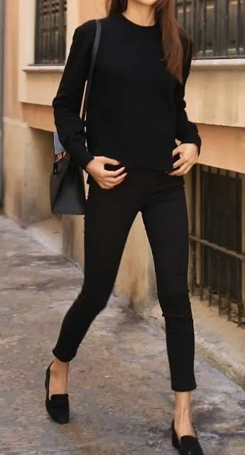 Minimalisticky Chic, Comfy Work Outfit, Work Outfit Inspiration, Jeans Outfit Fall, Casual Chic Outfits, Outfit Trends, Short Hairstyle, All Black Outfit, Mode Inspo