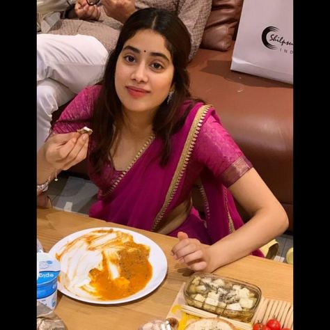 Half Saree Aesthetic, 16 8 Intermittent Fasting, Diet Routine, Trending Saree, Corset Fashion Outfits, Jhanvi Kapoor, Janhvi Kapoor, Saree Poses, Half Sarees