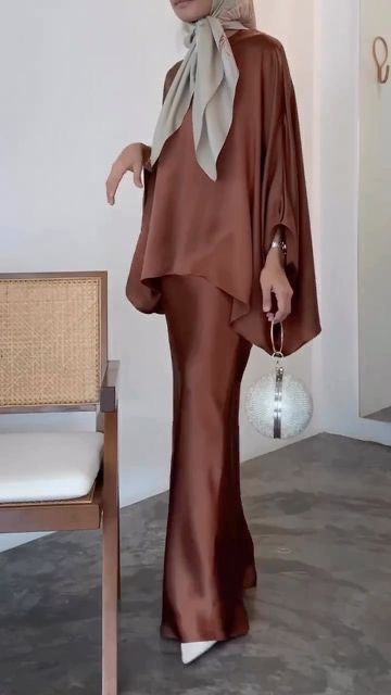 New Party Wear Dress, Baju Kurung Moden Style, Raya 2023, Eid Fashion, Modest Women, Modest Casual Outfits, Abaya Design, 2023 Design, Blouse Casual Fashion