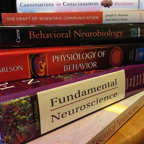 What are the best introductory neuroscience books? Which ones would we recommend for the enterprising high school student, interested in learning about Neuroscience and it's principles? I list 4 textbooks and one non-fiction book, then (reminded that textbooks are really expensive), I add on an onli Neuroscience Books, Real Witchcraft, Business Books Worth Reading, Dark Psychology, Online Textbook, Empowering Books, Healing Books, Books To Read Nonfiction, Psychology Student