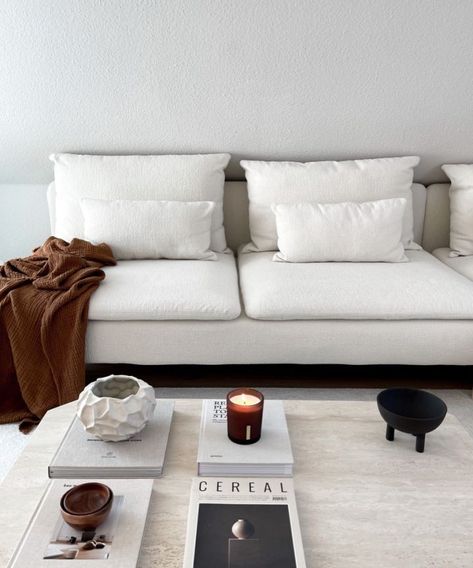 Ikea Sofa Bed Ideas Living Room, White Sofa Styling, Ikea Soderhamn Sofa Living Rooms, Soderhamn Sofa Ideas Living Rooms, Soderhamn Sofa Ideas, Sweet Sofa, White Sofa Living Room Ideas, Ikea Soderhamn Sofa, Soderhamn Sofa