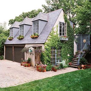 Guest Quarters Garage Loft Apartment, Above Garage Apartment, Plan Garage, Carriage House Garage, Garage Guest House, Carriage House Plans, Garage Loft, Garage Renovation, Porte Cochere