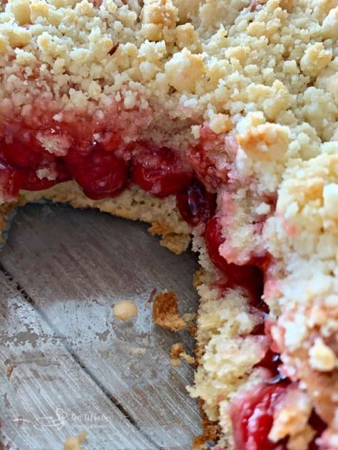 Cherry Filled Coffee Cake - Buttery cake, cherry filling & crumb topping. Coffee Cake Filling, Easy Coffee Cake Recipes, Filled Coffee Cake, Coffee Cake With Crumb Topping, Cherry Stuff, Cherry Coffee Cake, Crumb Cakes, Breakfast Cakes, Cake Cherry