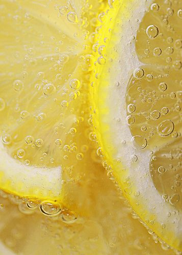 Yellow Bubbles, Yellow Photography, Yellow Aesthetic Pastel, Lemon Drink, Fruit Photography, Take A Photo, Tonic Water, Yellow Wallpaper, Yellow Aesthetic