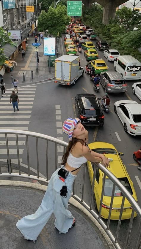 Bangkok Trip Outfit, Bangkok Travel Outfit, Thailand Street Style, Bangkok Thailand Ootd Travel Outfits, Bangkok Thailand Photo Ideas, Bangkok Instagram Story, Bangkok Picture Ideas, Thailand Outfit Ideas Bangkok, Asia Outfit Ideas