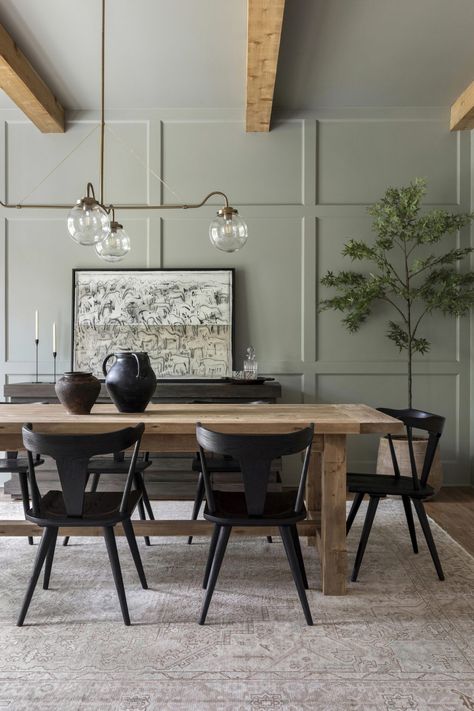 Transitional Dining Room Decor, Warm Dining Room, Dining Room Accent Wall, Dark Dining Room, Neutral Dining Room, Dining Room Paint Colors, Home Drawing, Green Dining Room, Dining Room Accents