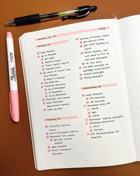 Cassie on Instagram: "Sometimes you just need to pull out a notebook. Truth be told, I pre-planned the week in work planner and didn’t like it so I’m substituting with this. Still like it though! + planner: @bulletjournal @leuchtturm1917 + pen: @pilotpenusa 0.38 + highlighter: @sharpie S-Note #workplanner #workplannerwednesday #workbujo #2023planner #plannercommunity #planneraddict #dailyplanner #minimalistplanner #minimalistplanning #minimalplanner #minimalplanning #handwriting #functionalpl To Do Notebook Ideas, How To Organize My Notebook, Study Plan Journal, How To Organize Notebooks, Diy Weekly Planner Notebook, Journal Planning Ideas, Planer Printable Free, Small Planner Ideas, Take A Note Planner