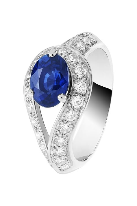 Van Cleef & Arpels Couture Solitaire in platinum, set with round diamonds and a 1.65ct oval-cut sapphire. Van Cleef Ring, Sapphire Engagement Ring Oval, Jewelry Van Cleef, Colored Stone Engagement Rings, Bulgari Jewelry, Sapphire Engagement Ring Set, Van Cleef And Arpels Jewelry, Titanic Jewelry, Halo Style Engagement Rings