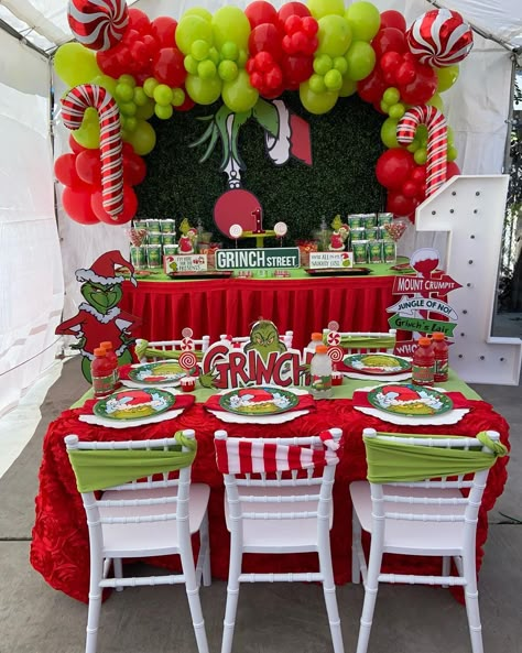 K&R Party Flavas LLC. | You’re a mean ONE Mr.Grinch❤️💚 Happy 1st Birthday Royal 🎈🎈 Thank you for booking with @krpartyflavas ✨✨ #1stbirthday #grinch #grinchparty… | Instagram Christmas Party Ideas Grinch, Grinch Dessert Table, The Grinch Themed Birthday Party, Grinch Themed Party Decorations, Kids Grinch Party Ideas, Christmas Eve Birthday, The Grinch Themed Christmas Party, Grinchmas Christmas Party, Grinch Xmas Party