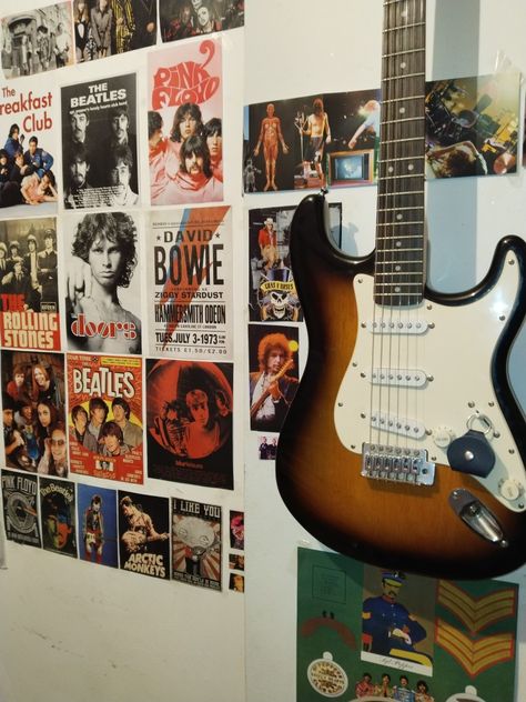 Rock And Roll Room Ideas, Grunge Rock Room, Rock And Roll House, 80s Rock Room, Rock And Roll Bedroom, Rock N Roll Bedroom, Jack Pop, 60s Room, Rock And Roll Room