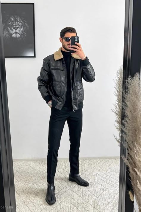 Black Boots Outfit Men, Chelsea Boots With Jeans, Black Chelsea Boots Outfit, How To Style Chelsea Boots, Turtleneck Outfit Men, Boots Outfit Ideas, Chelsea Boots Men Outfit, Chelsea Boots Outfit, Boots Men Outfit